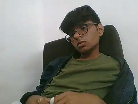 Snapshot of akshr1099 chatting on 11.18.25 akshr1099 online show from 11.18.25