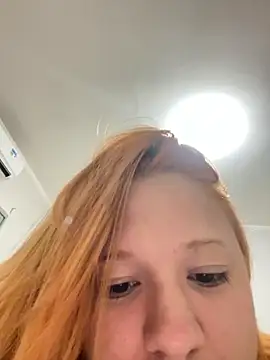 Snapshot of moranguinhofire chatting on 11.19.25 moranguinhofire online show from 11.19.25