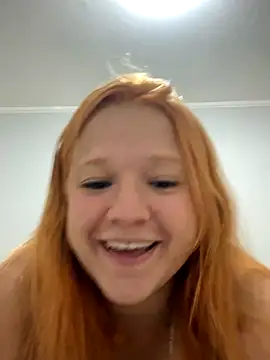 Snapshot of moranguinhofire chatting on 11.25.25 moranguinhofire online show from 11.25.25