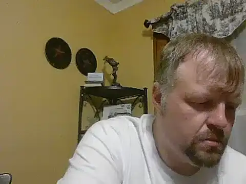 Snapshot of TheOneDonShaun chatting on 12.01.25 TheOneDonShaun online show from 12.01.25