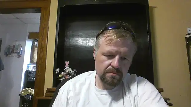 Snapshot of TheOneDonShaun chatting on 04.19.26 TheOneDonShaun online show from 04.19.26
