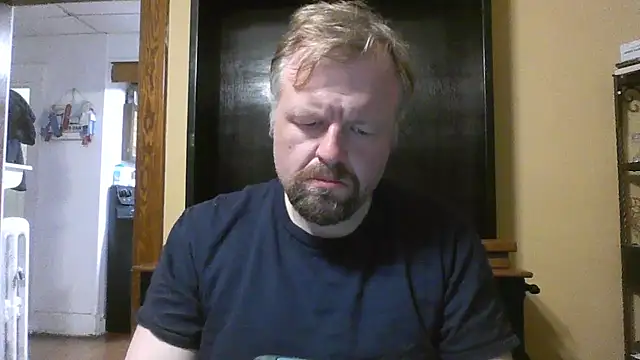Snapshot of TheOneDonShaun chatting on 04.21.26 TheOneDonShaun online show from 04.21.26