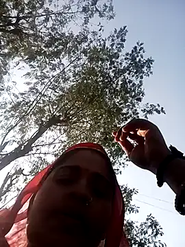 Snapshot of Seema_dube chatting on 11.17.25 Seema dube online show from 11.17.25