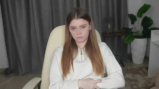 AngelesBenitz online show from 11.18.25