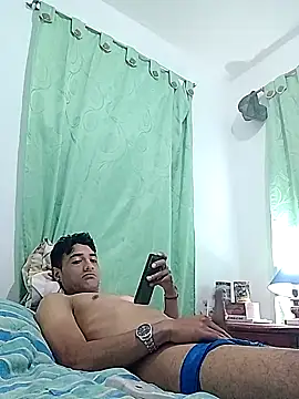 Snapshot of noah77_ chatting on 02.15.26 noah77 online show from 02.15.26