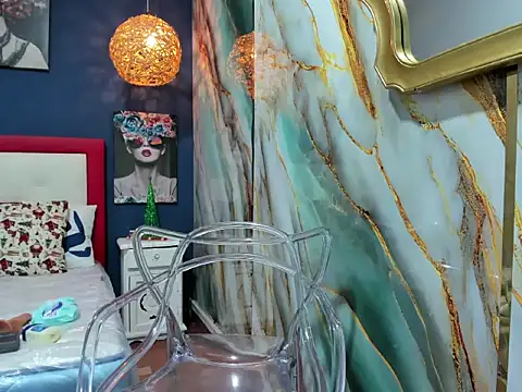 Xelena Kiss online show from 12.13.25