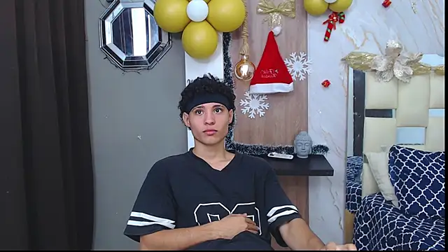 Snapshot of the_nugge chatting on 11.26.25 the nugge online show from 11.26.25