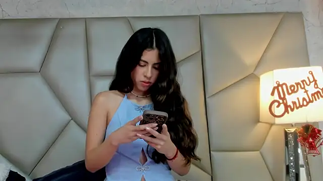 Snapshot of Be_curious chatting on 11.28.25 Be curious online show from 11.28.25