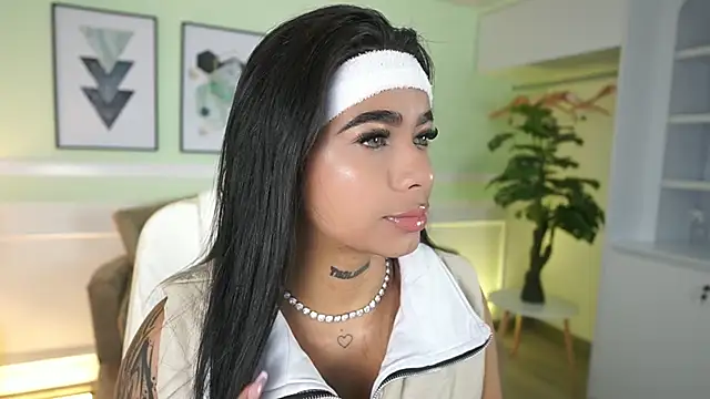 MeganLowell online show from 01.10.26