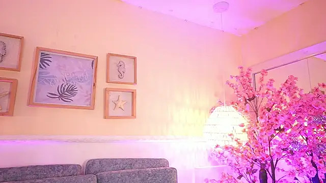 Snapshot of MeganLowell chatting on 02.27.26 MeganLowell online show from 02.27.26