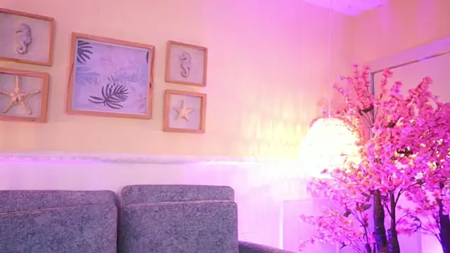 Snapshot of MeganLowell chatting on 02.28.26 MeganLowell online show from 02.28.26