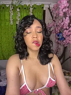 Esmerald 1111 online show from 04.14.26