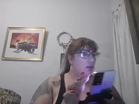 Snapshot of milenahotactrexxx chatting on 03.29.26 milenahotactrexxx online show from 03.29.26