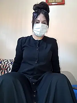 Snapshot of fati35flou chatting on 04.25.26 fati35flou online show from 04.25.26