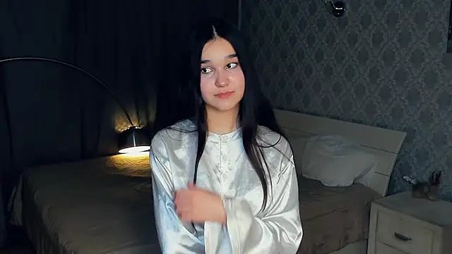 Snapshot of MeliaMelchiori chatting on 11.28.25 MeliaMelchiori online show from 11.28.25