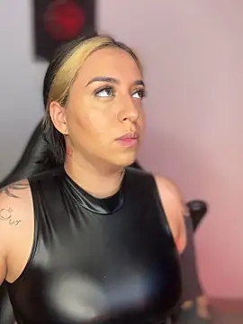 VeloraVyxen  online show from 12.03.25