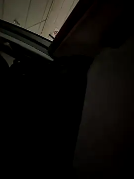 Dee212295 online show from 11.18.25