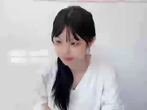 Snapshot of bunny-- chatting on 11.29.25 bunny-- online show from 11.29.25