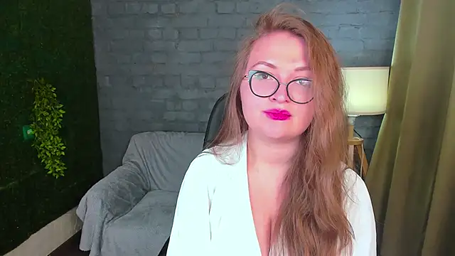 Snapshot of Mary_Klay chatting on 11.18.25 Mary Klay online show from 11.18.25