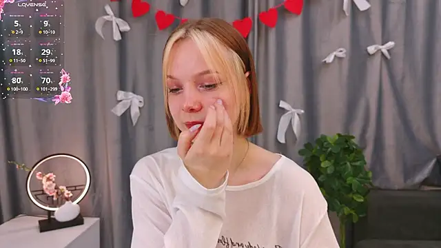 UmbraVelour online show from 02.15.26