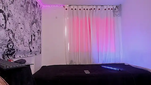 Snapshot of daniii_mua chatting on 04.18.26 daniii mua online show from 04.18.26