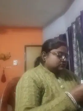 Snapshot of Simran62 chatting on 12.22.25 Simran62 online show from 12.22.25