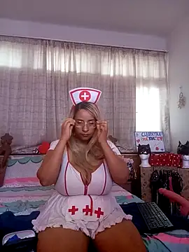 Snapshot of LaReineCleo chatting on 02.03.26 LaReineCleo online show from 02.03.26