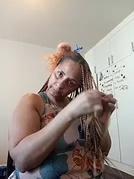 Snapshot of LaReineCleo chatting on 03.08.26 LaReineCleo online show from 03.08.26