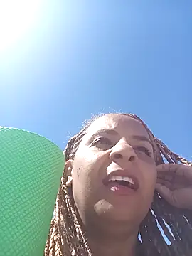 Snapshot of LaReineCleo chatting on 03.11.26 LaReineCleo online show from 03.11.26