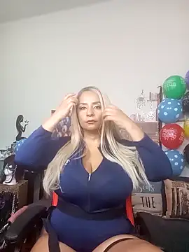 Snapshot of LaReineCleo chatting on 03.31.26 LaReineCleo online show from 03.31.26