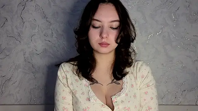 Snapshot of moonjane chatting on 04.22.26 moonjane online show from 04.22.26