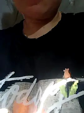 Snapshot of Pampirara chatting on 03.19.26 Pampirara online show from 03.19.26