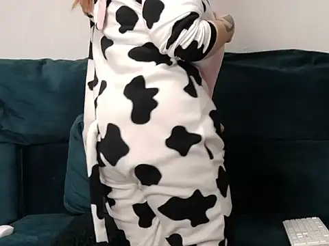 EmilyJenner online show from 04.02.26