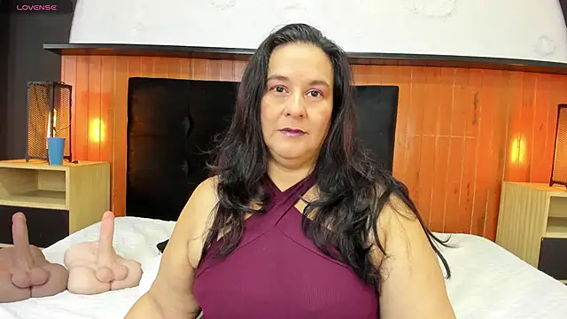 Snapshot of Sharlotte_BBW_ chatting on 02.11.26 Sharlotte BBW online show from 02.11.26