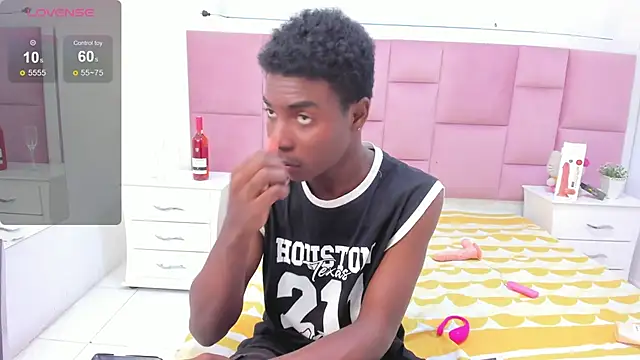 NoahJhonson69 online show from 12.02.25