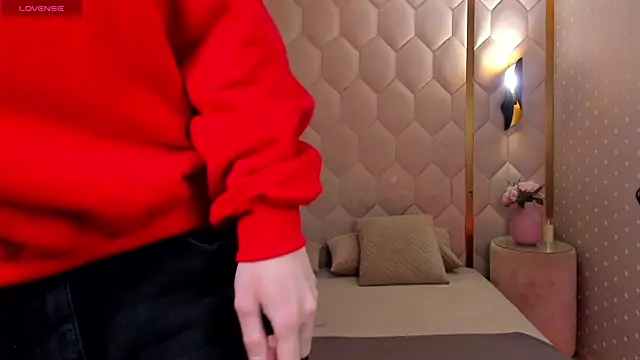 Snapshot of Even_Vrot chatting on 11.26.25 Even Vrot online show from 11.26.25