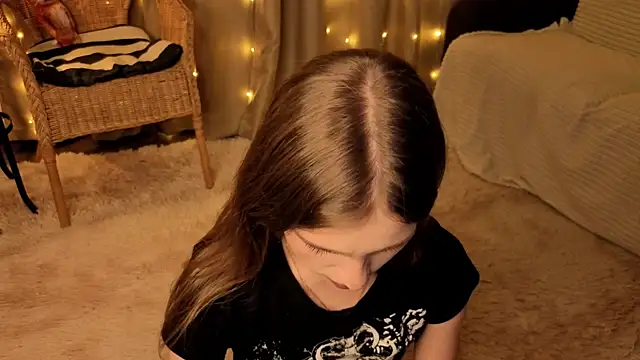 Snapshot of RozanneJordan chatting on 05.31.26 RozanneJordan online show from 05.31.26