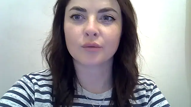 Darkroseq online show from 11.24.25