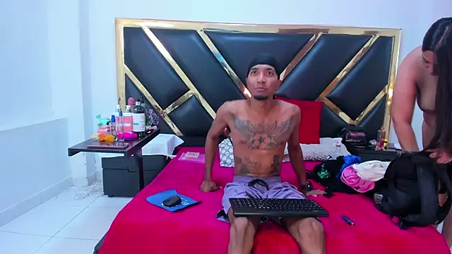 Snapshot of Caroyandy3 chatting on 11.21.25 Caroyandy3 online show from 11.21.25