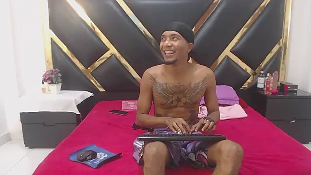 Snapshot of Caroyandy3 chatting on 11.26.25 Caroyandy3 online show from 11.26.25