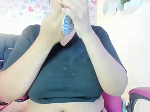 Snapshot of ISA_RIVAS chatting on 11.30.25 ISA RIVAS online show from 11.30.25