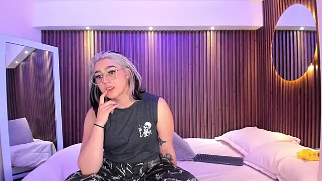 Snapshot of GabyRose9 chatting on 04.23.26 GabyRose9 online show from 04.23.26