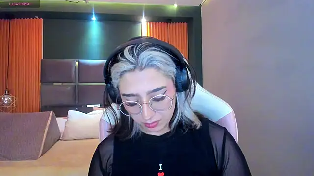 Snapshot of GabyRose9 chatting on 05.06.26 GabyRose9 online show from 05.06.26