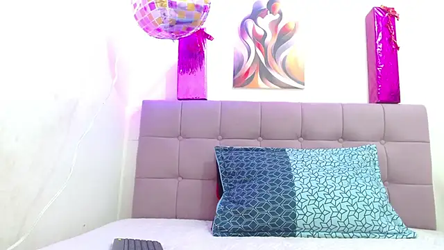 Snapshot of kloe_wish chatting on 11.19.25 kloe wish online show from 11.19.25