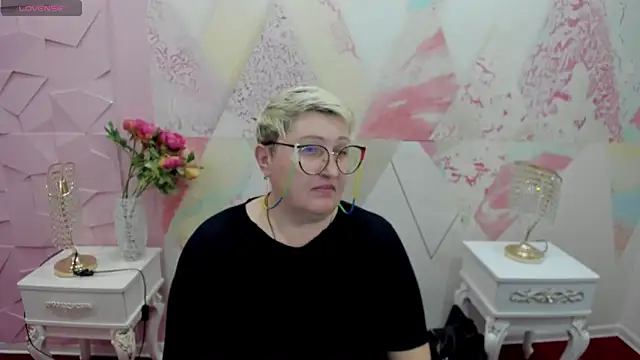 Snapshot of Helga_anasis1 chatting on 11.19.25 Helga anasis1 online show from 11.19.25