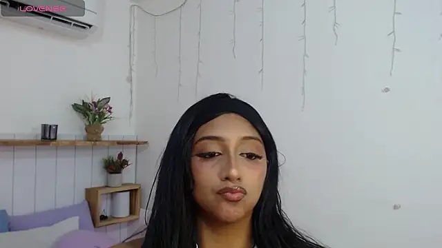 Snapshot of Karol_Soft chatting on 11.27.25 Karol Soft online show from 11.27.25