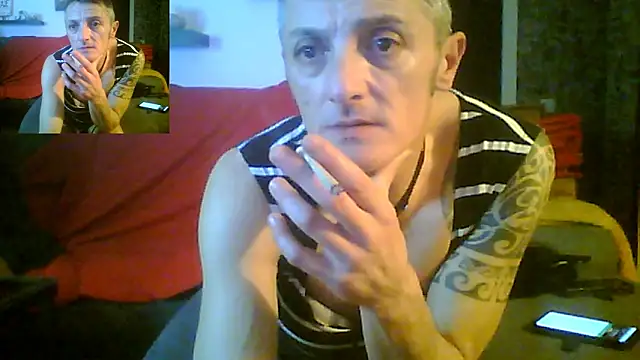 Snapshot of xelyber chatting on 01.11.26 xelyber online show from 01.11.26