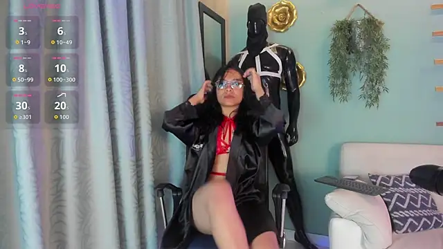 Snapshot of nina_belle_ chatting on 11.26.25 nina belle online show from 11.26.25