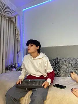 Alice Dark21 online show from 12.19.25