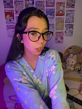 Snapshot of Valen-Foxx1 chatting on 12.19.25 Valen-Foxx1 online show from 12.19.25